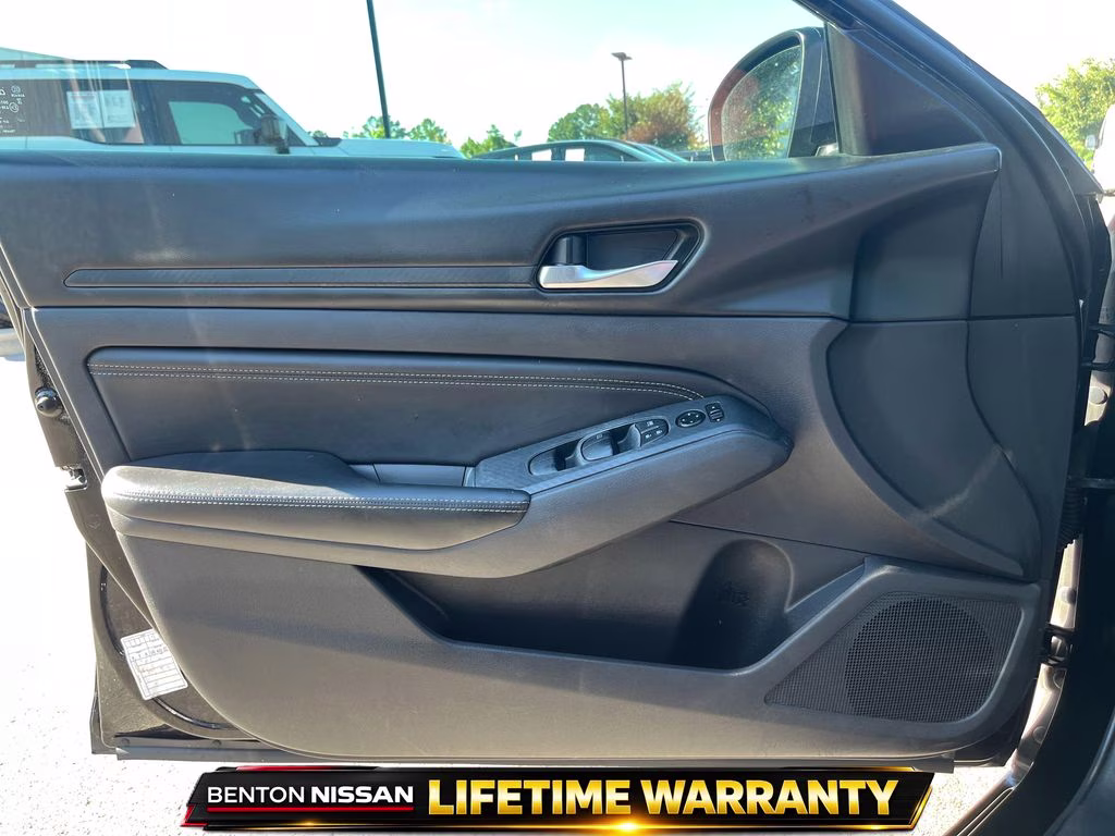 2020 Super Black Clearcoat Nissan Altima 2.5 S FWD Sedan