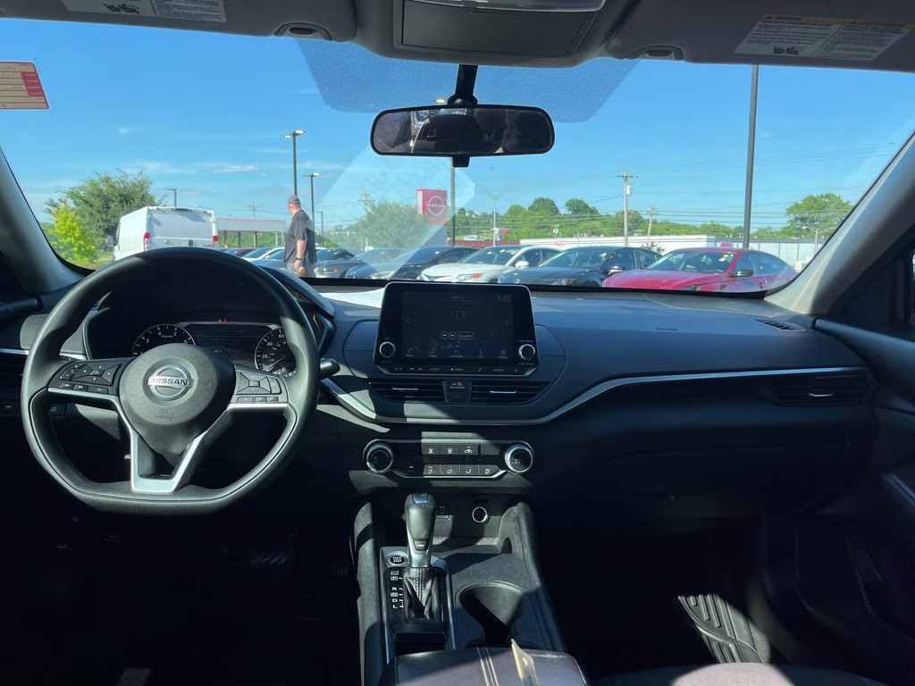 2020 Super Black Clearcoat Nissan Altima 2.5 S FWD Sedan