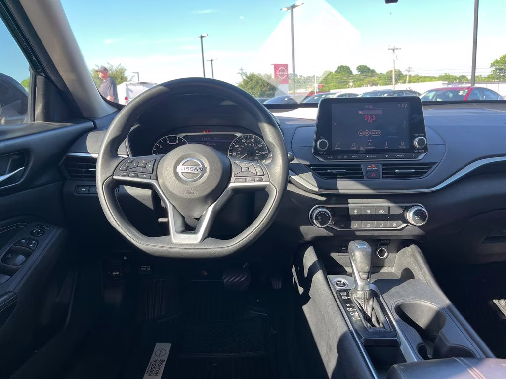 2020 Super Black Clearcoat Nissan Altima 2.5 S FWD Sedan