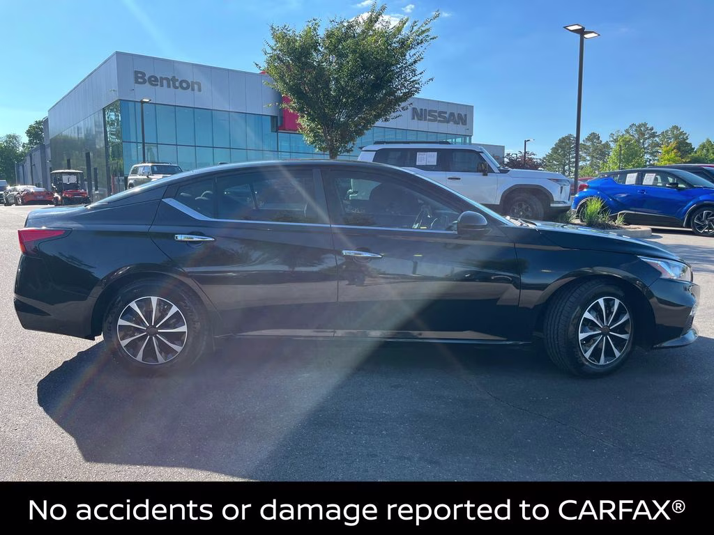 2020 Super Black Clearcoat Nissan Altima 2.5 S FWD Sedan