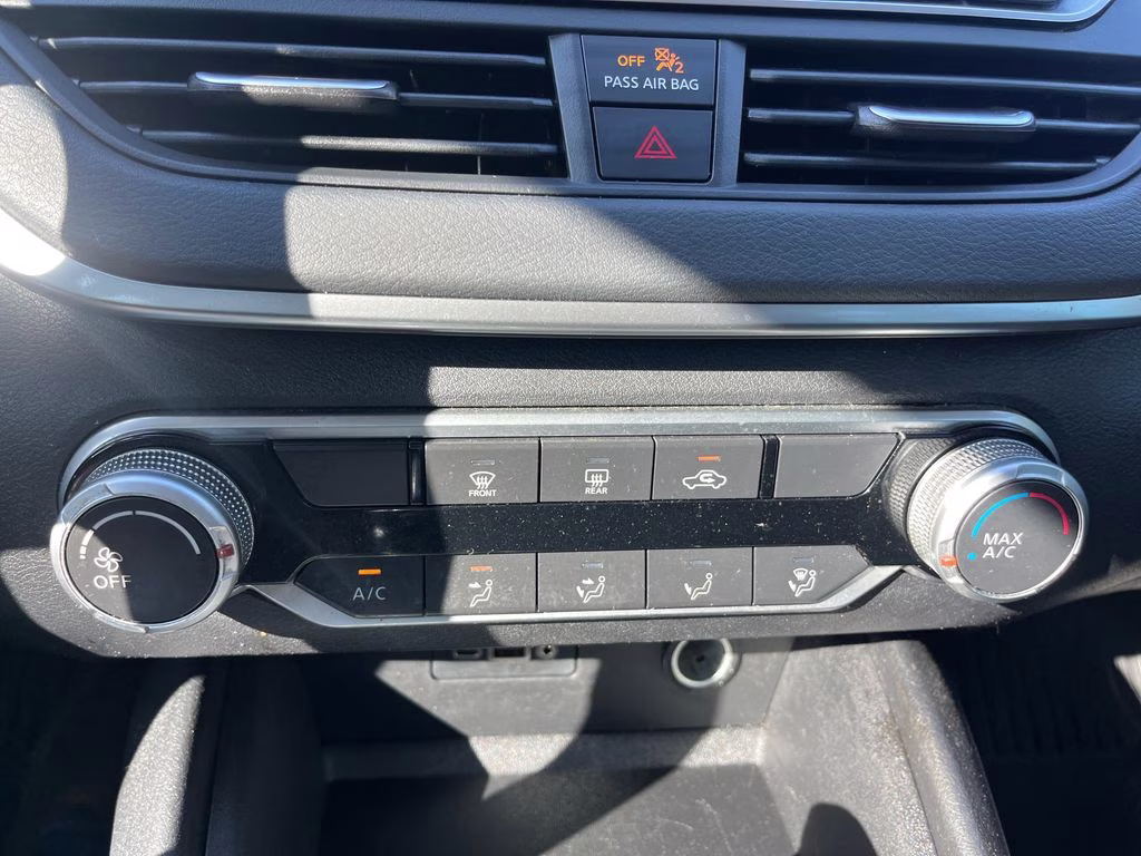 2020 Super Black Clearcoat Nissan Altima 2.5 S FWD Sedan