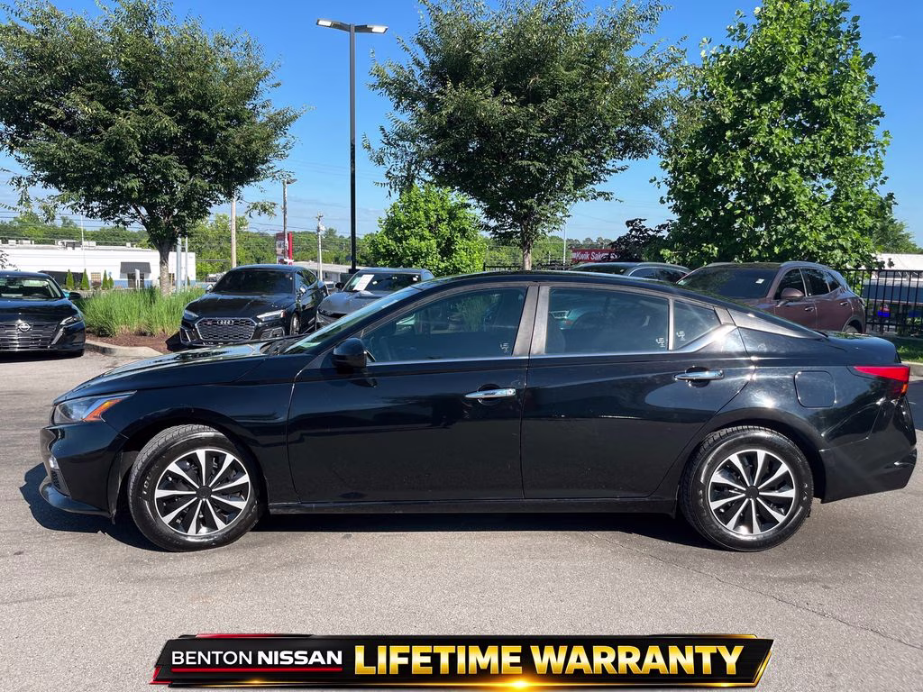 2020 Super Black Clearcoat Nissan Altima 2.5 S FWD Sedan