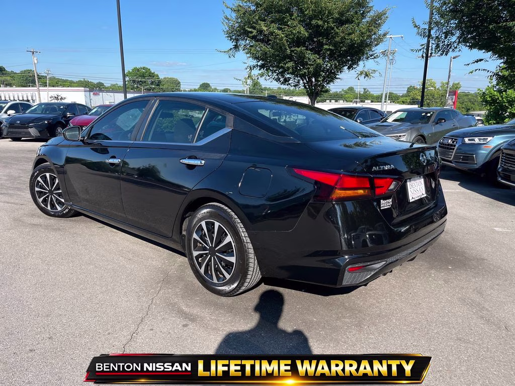 2020 Super Black Clearcoat Nissan Altima 2.5 S FWD Sedan
