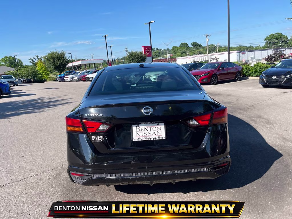 2020 Super Black Clearcoat Nissan Altima 2.5 S FWD Sedan