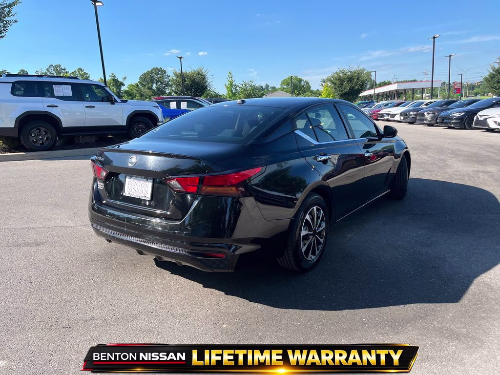 2020 Super Black Clearcoat Nissan Altima 2.5 S FWD Sedan