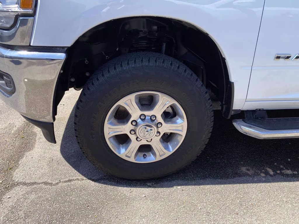 2024 Bright White Clearcoat Ram 2500 Big Horn 4X4 Truck