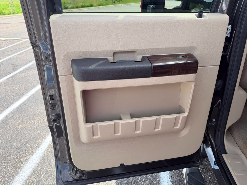 2008 Gray Ford Super Duty F-350 SRW Lariat 4X4 Truck