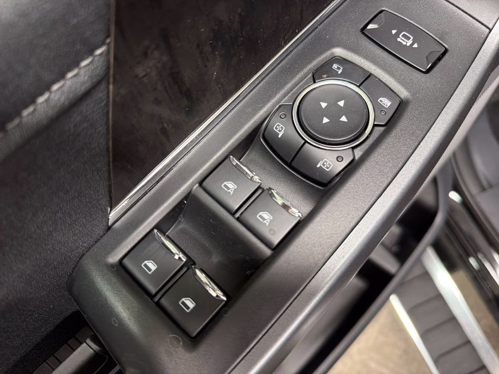 2026 AGATE BLACK Ford Super Duty F-250 SRW Lariat 4X4 Truck