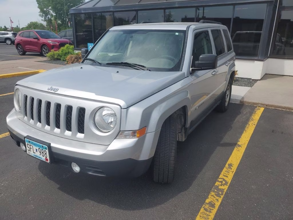2011 Bright Silver Metallic Jeep Patriot Sport FWD SUV