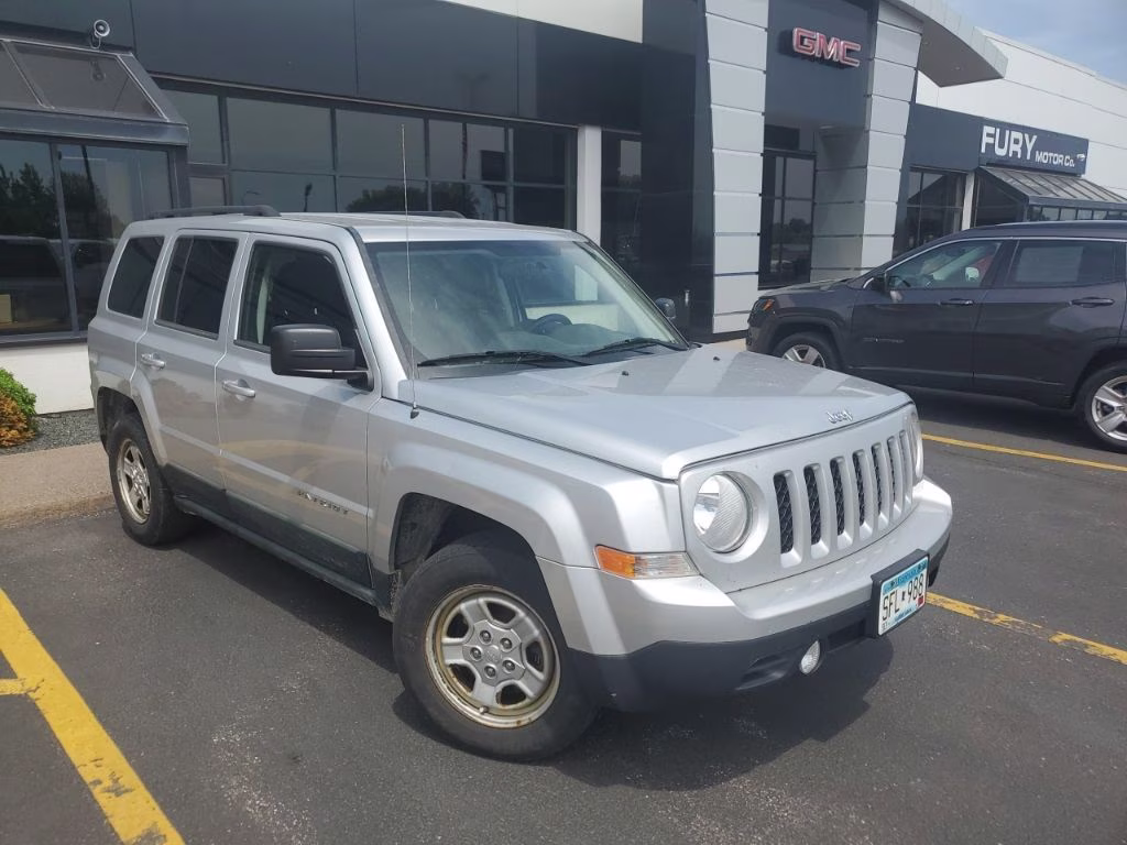2011 Bright Silver Metallic Jeep Patriot Sport FWD SUV