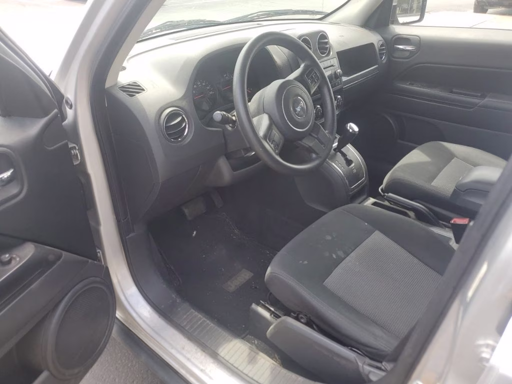 2011 Bright Silver Metallic Jeep Patriot Sport FWD SUV