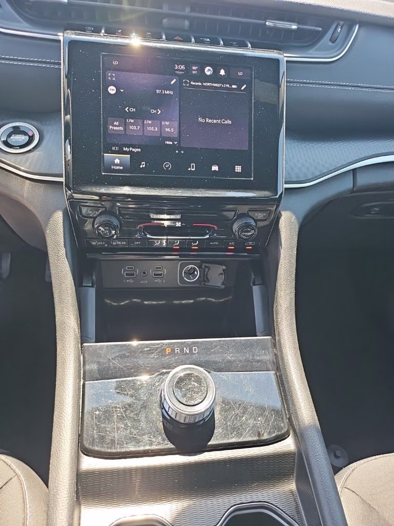 2024 Silver Zynith Jeep Grand Cherokee L Laredo 4X4 SUV