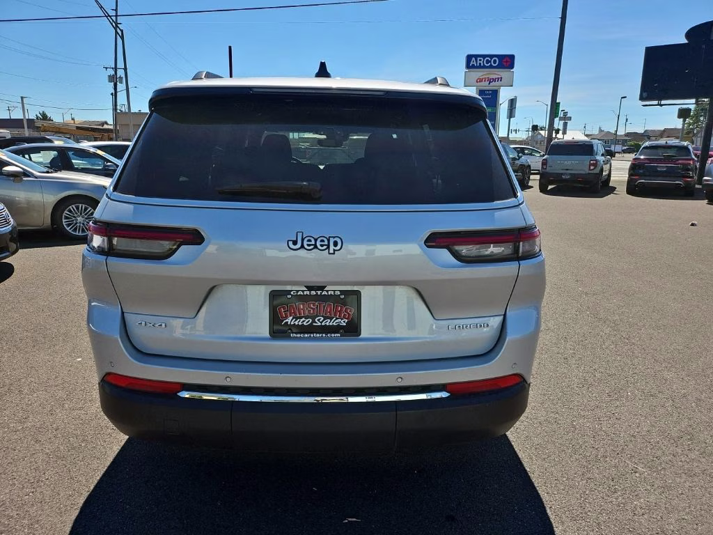 2024 Silver Zynith Jeep Grand Cherokee L Laredo 4X4 SUV