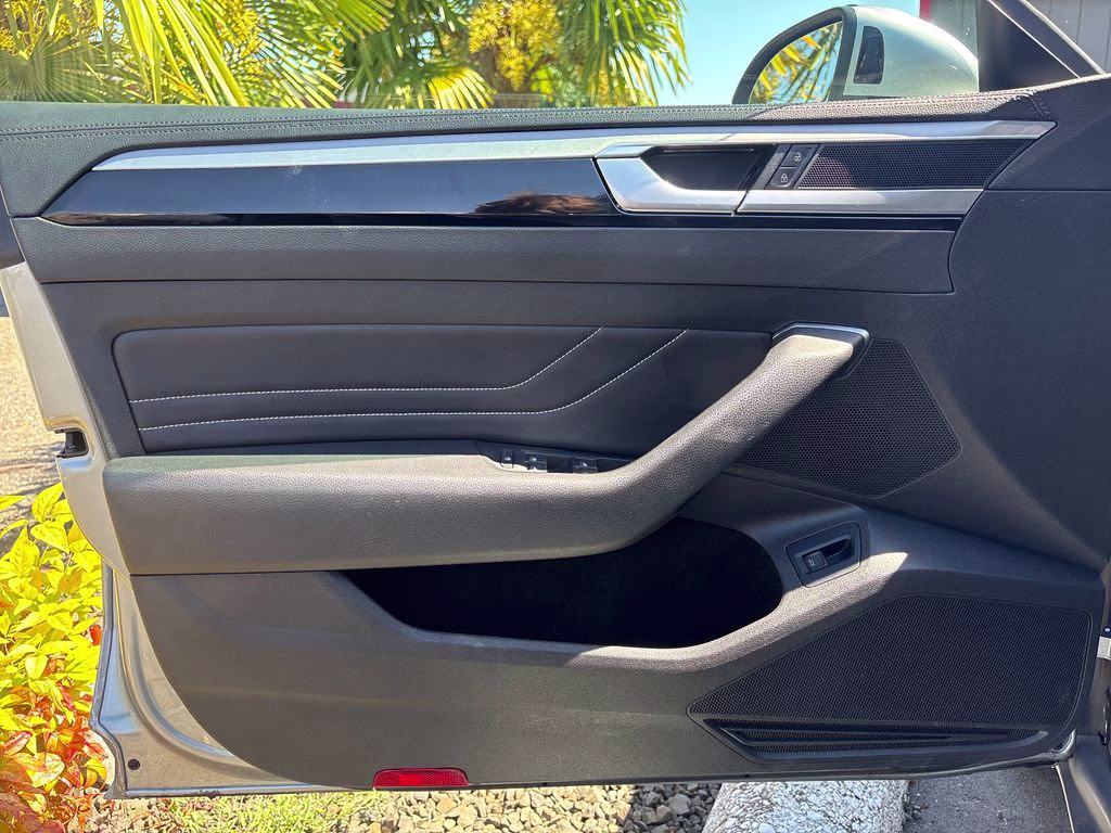 2021 Silver Metallic Volkswagen Arteon 2.0T SE FWD Sedan