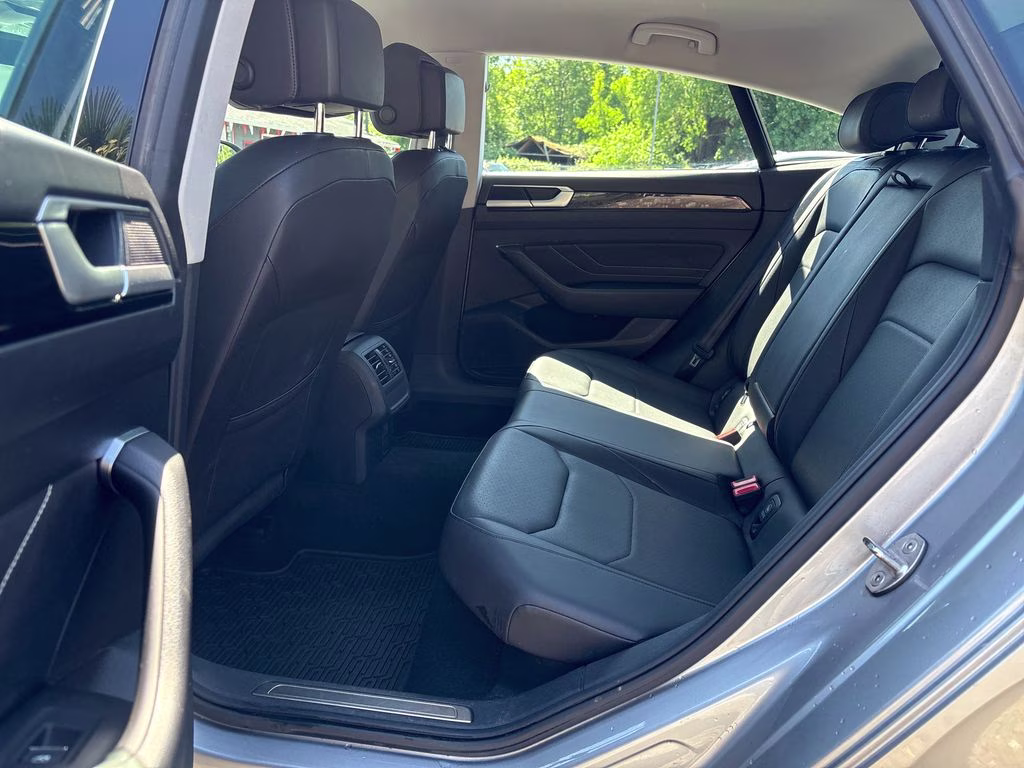 2021 Silver Metallic Volkswagen Arteon 2.0T SE FWD Sedan