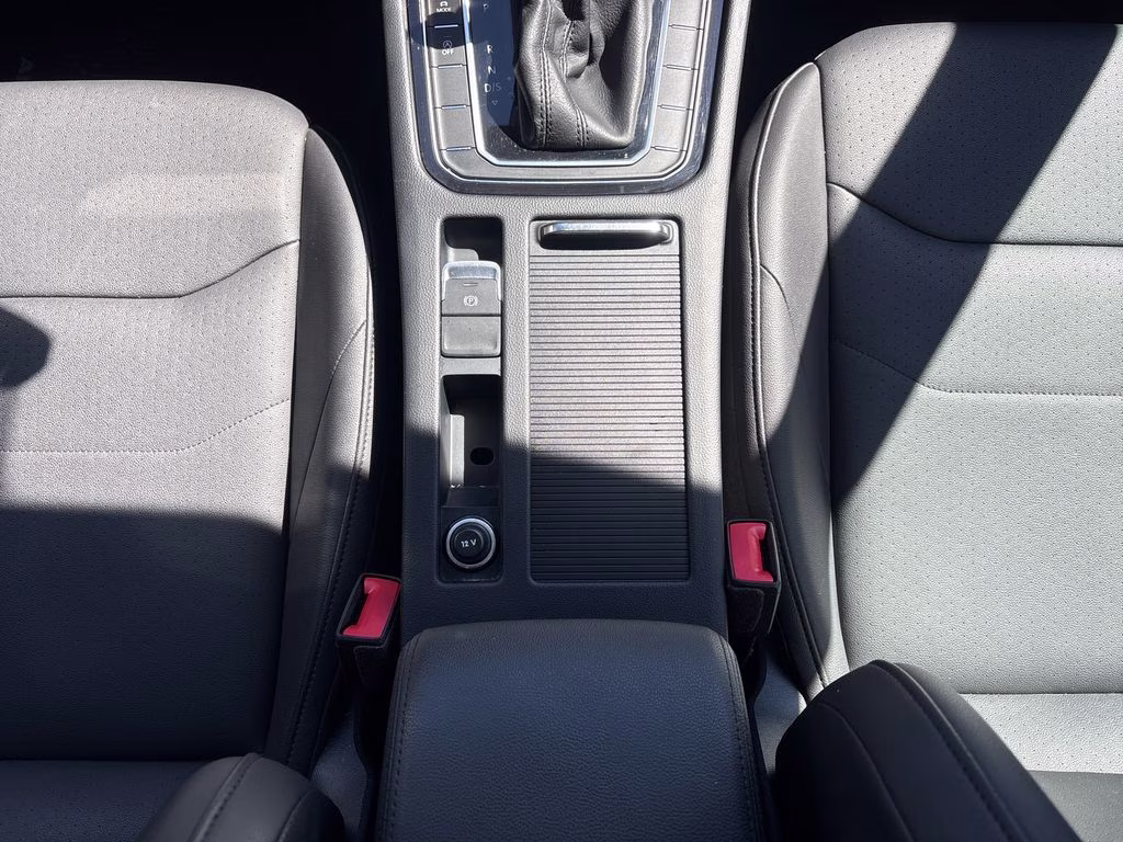 2021 Silver Metallic Volkswagen Arteon 2.0T SE FWD Sedan