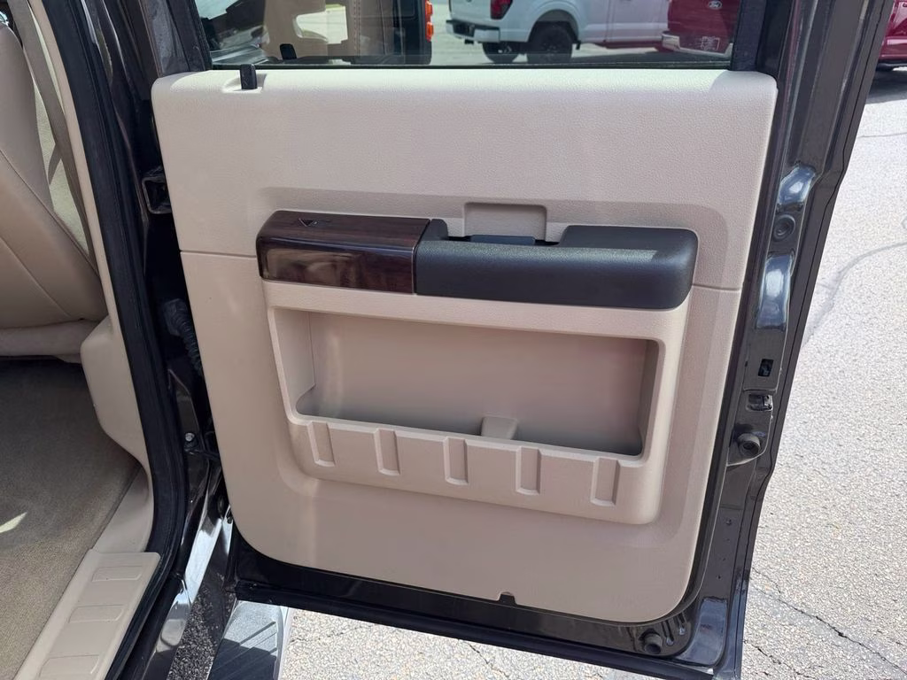 2008 Gray Ford Super Duty F-350 SRW Lariat 4X4 Truck