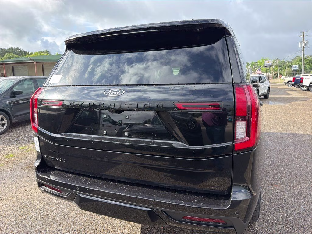 2026 Agate Black Metallic Ford Expedition Platinum 4X4 SUV