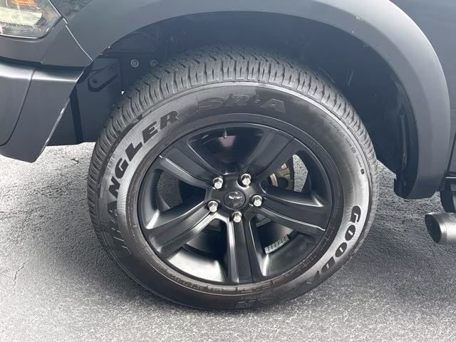 2022 Diamond Black Crystal Pearlcoat Ram 1500 Classic Warlock 4X4 Truck