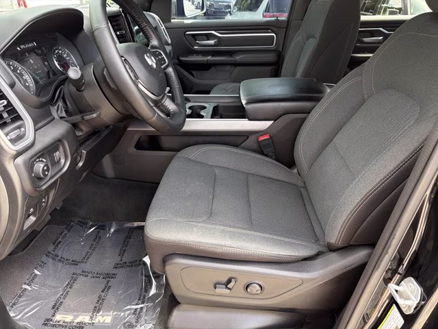 2023 Diamond Black Crystal Pearlcoat Ram 1500 Big Horn 4X4 Truck