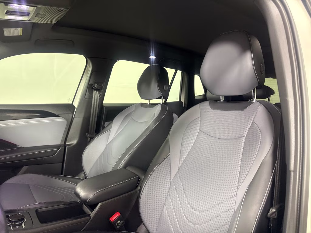 2026 Beige Volkswagen Tiguan 2.0T SE R-Line Black FWD SUV