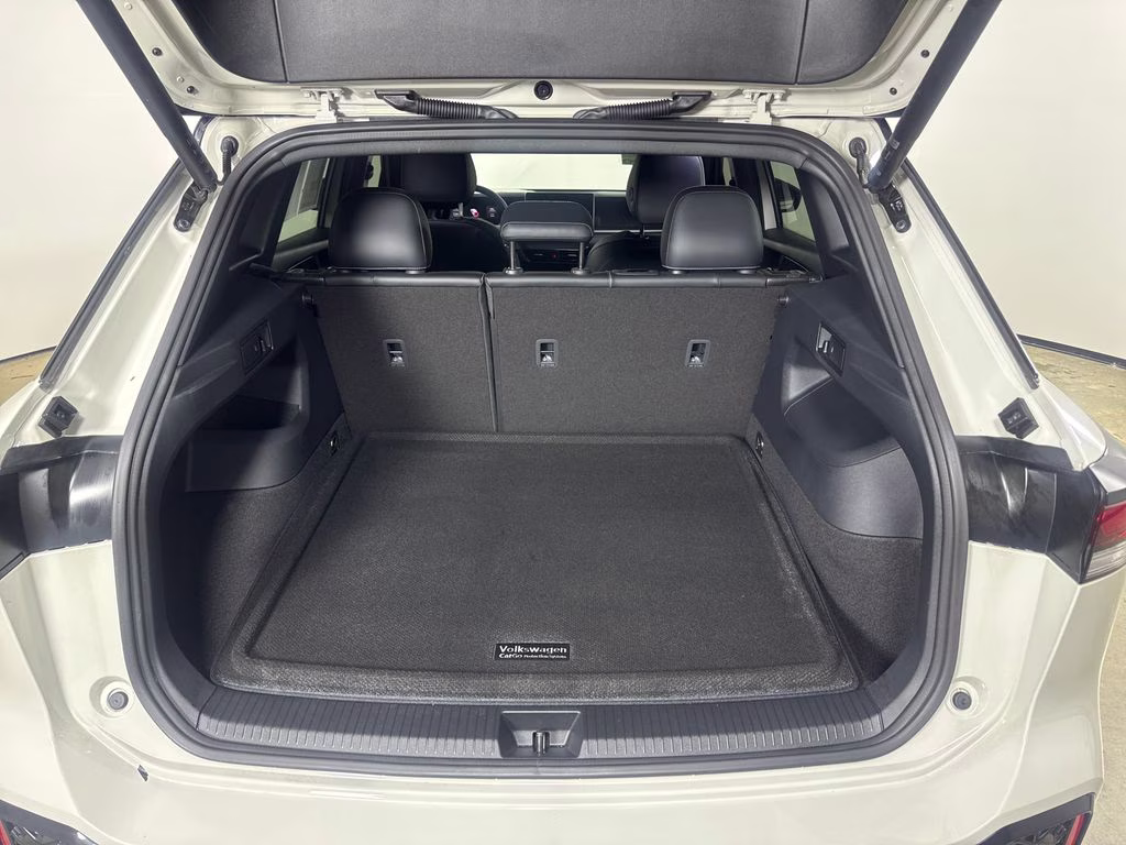 2026 Beige Volkswagen Tiguan 2.0T SE R-Line Black FWD SUV