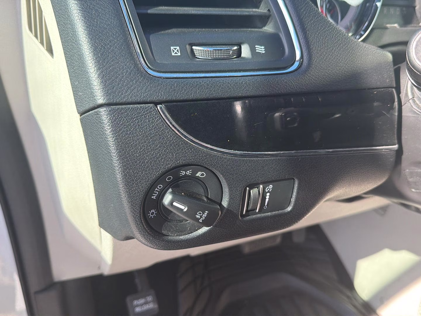 2020 White Knuckle Clearcoat Dodge Grand Caravan SXT FWD Van