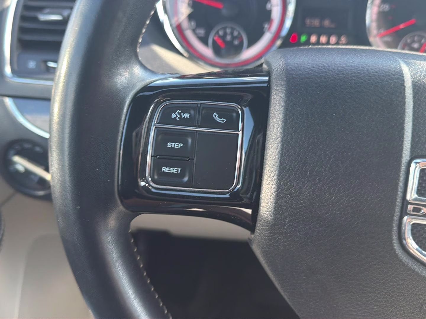 2020 White Knuckle Clearcoat Dodge Grand Caravan SXT FWD Van