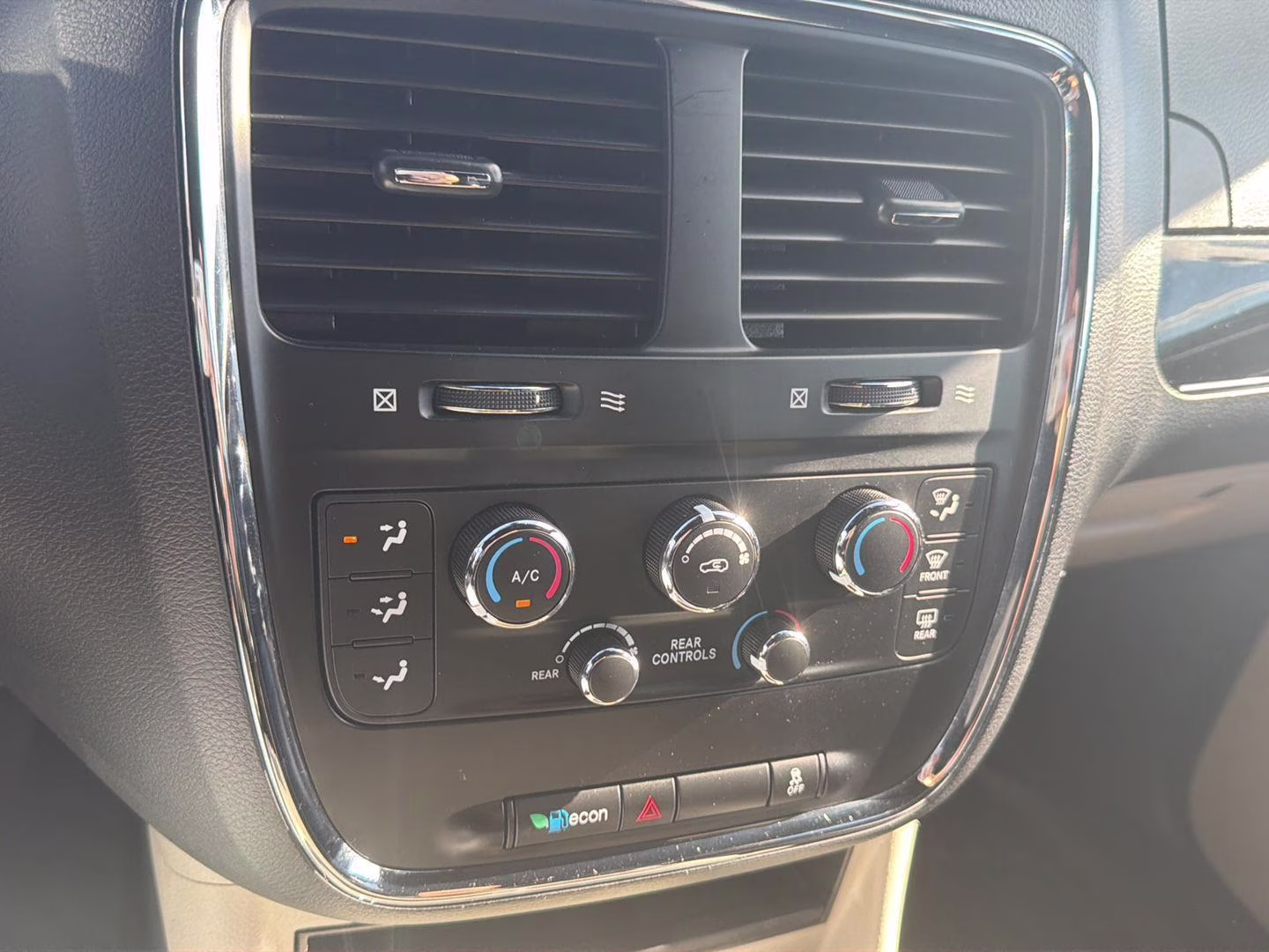 2020 White Knuckle Clearcoat Dodge Grand Caravan SXT FWD Van