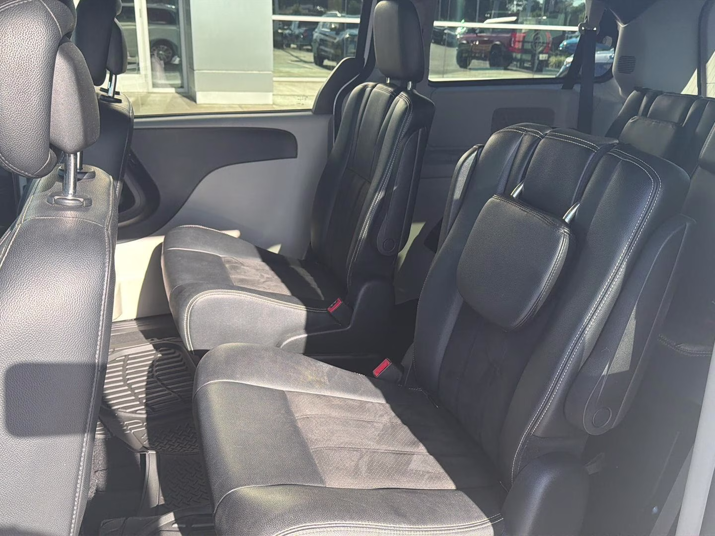 2020 White Knuckle Clearcoat Dodge Grand Caravan SXT FWD Van
