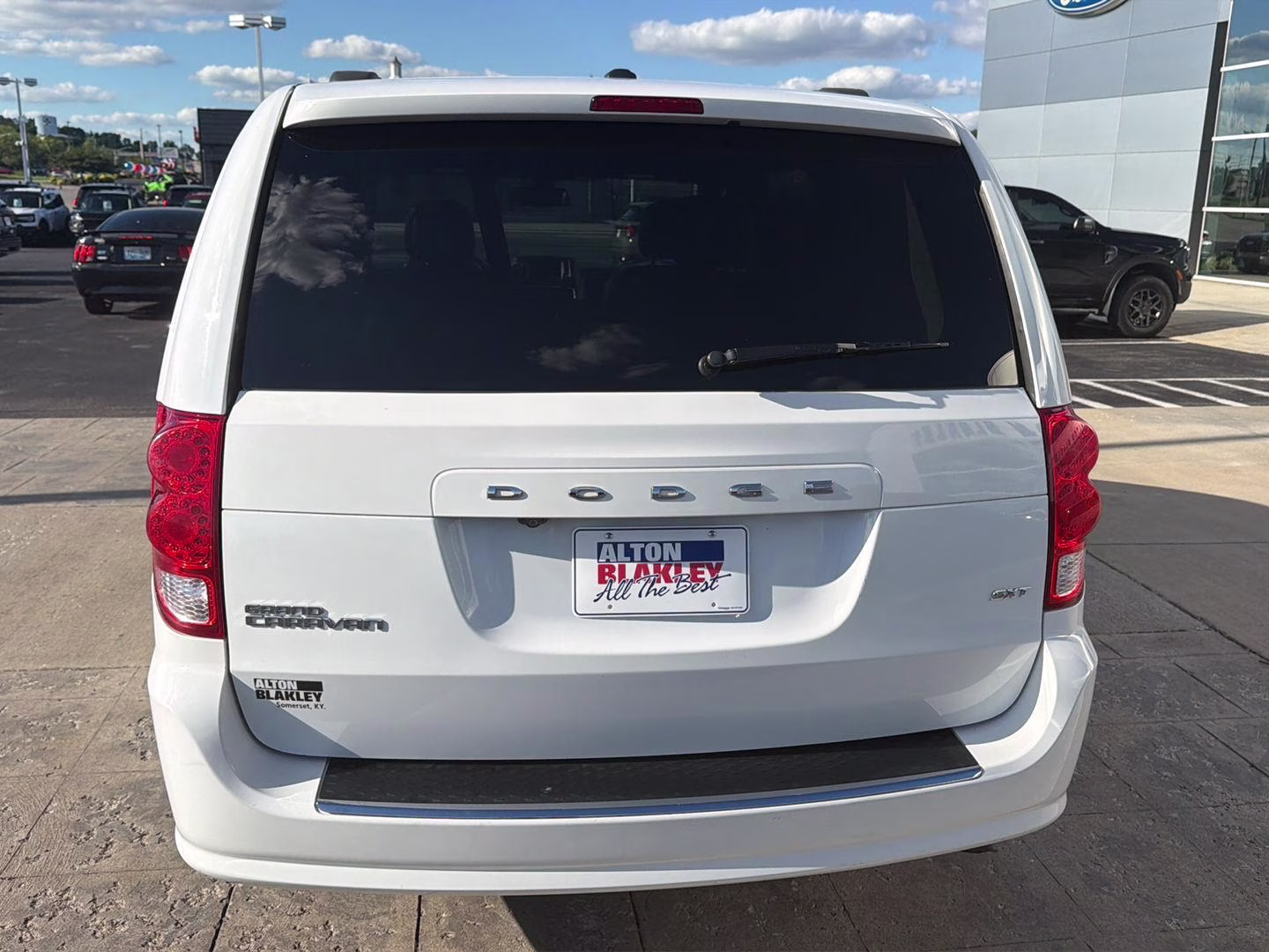 2020 White Knuckle Clearcoat Dodge Grand Caravan SXT FWD Van
