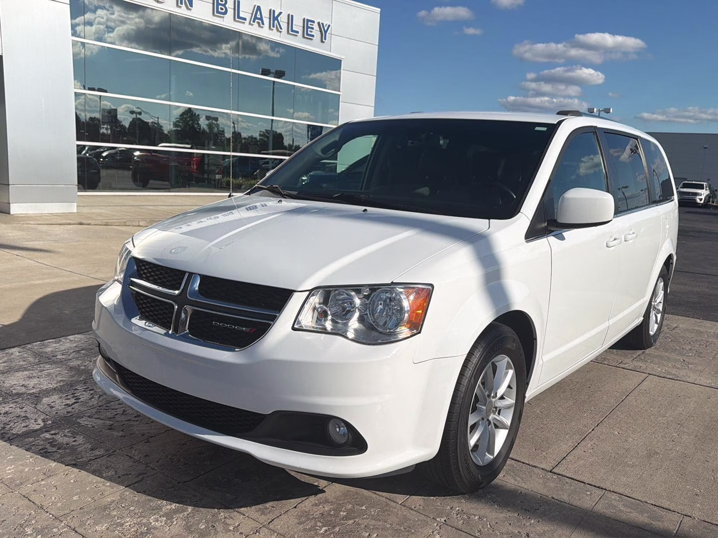 2020 White Knuckle Clearcoat Dodge Grand Caravan SXT FWD Van