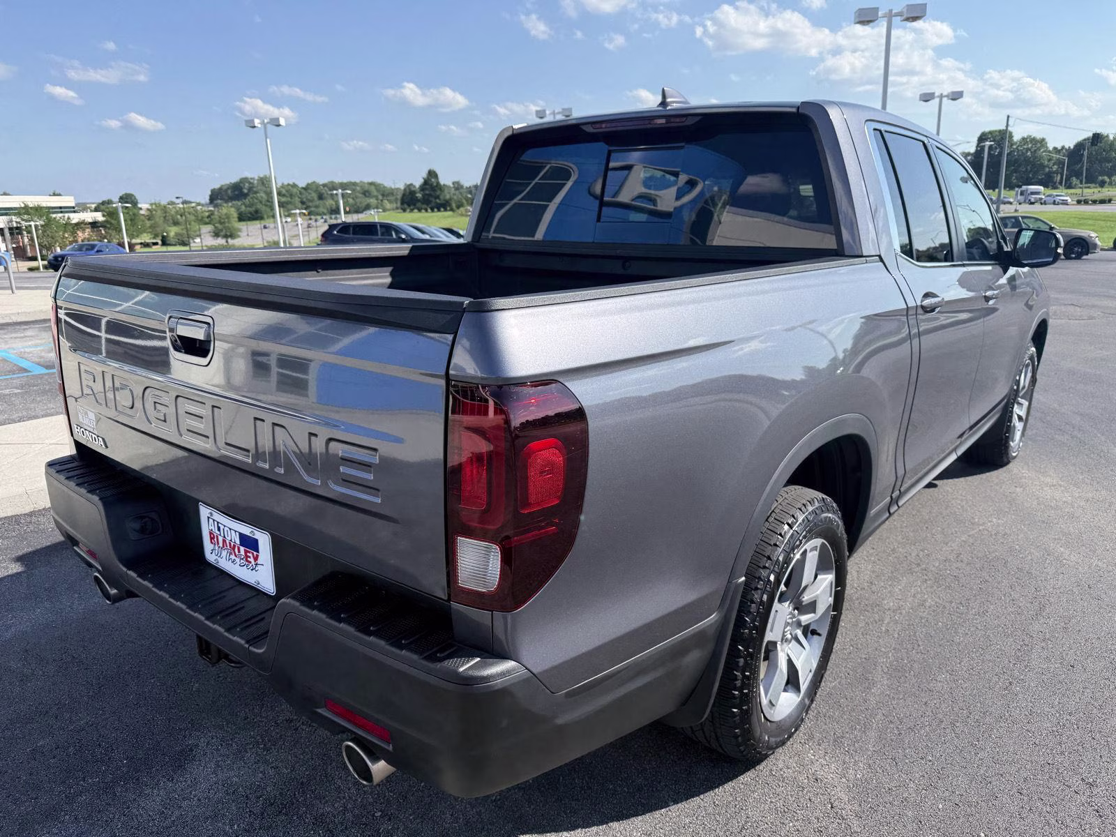 2025 Modern Steel Metallic Honda Ridgeline RTL AWD Truck