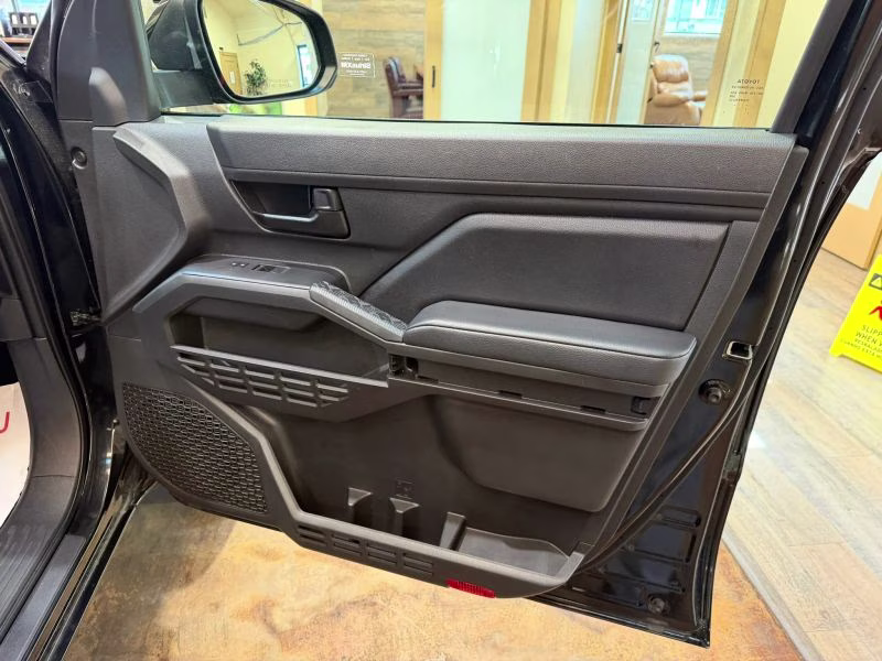 2025 Toyota Tacoma Double Cab SR5 Pickup 4D 5 ft 4X4