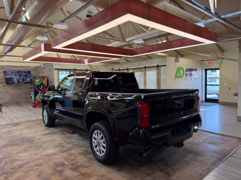 2025 Toyota Tacoma Double Cab SR5 Pickup 4D 5 ft 4X4