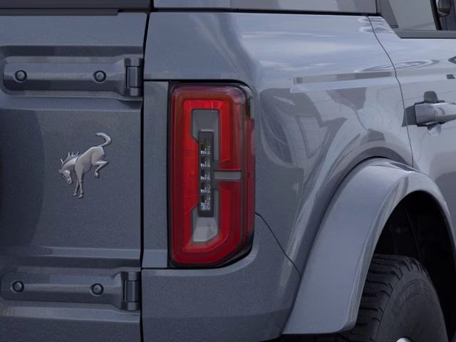 2025 Azure Gray Metallic Tri-Coat Ford Bronco Outer Banks 4X4 SUV