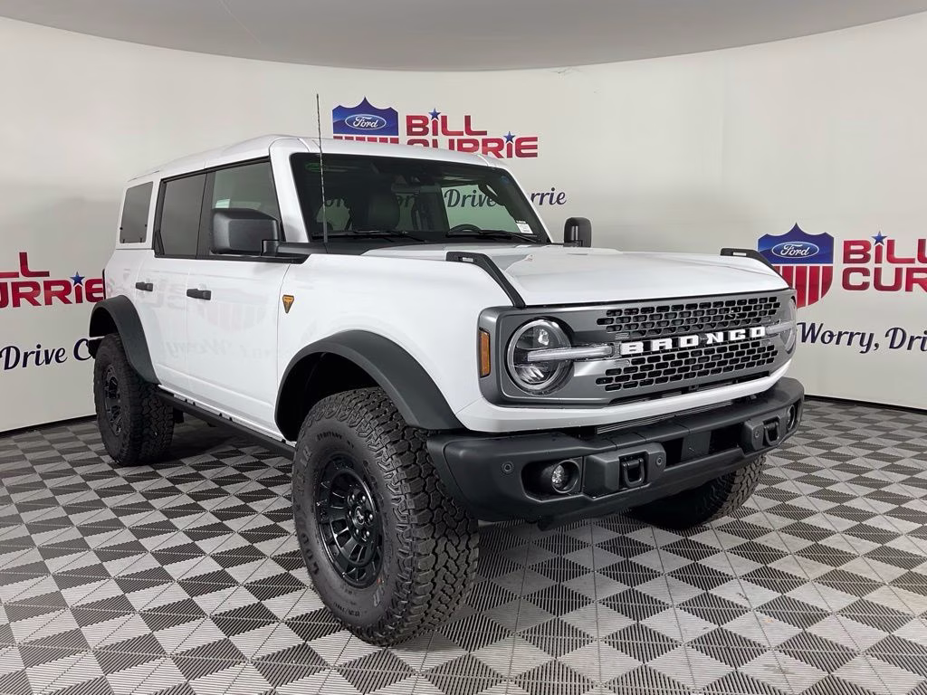 2026 Oxford White Ford Bronco Badlands 4X4 SUV