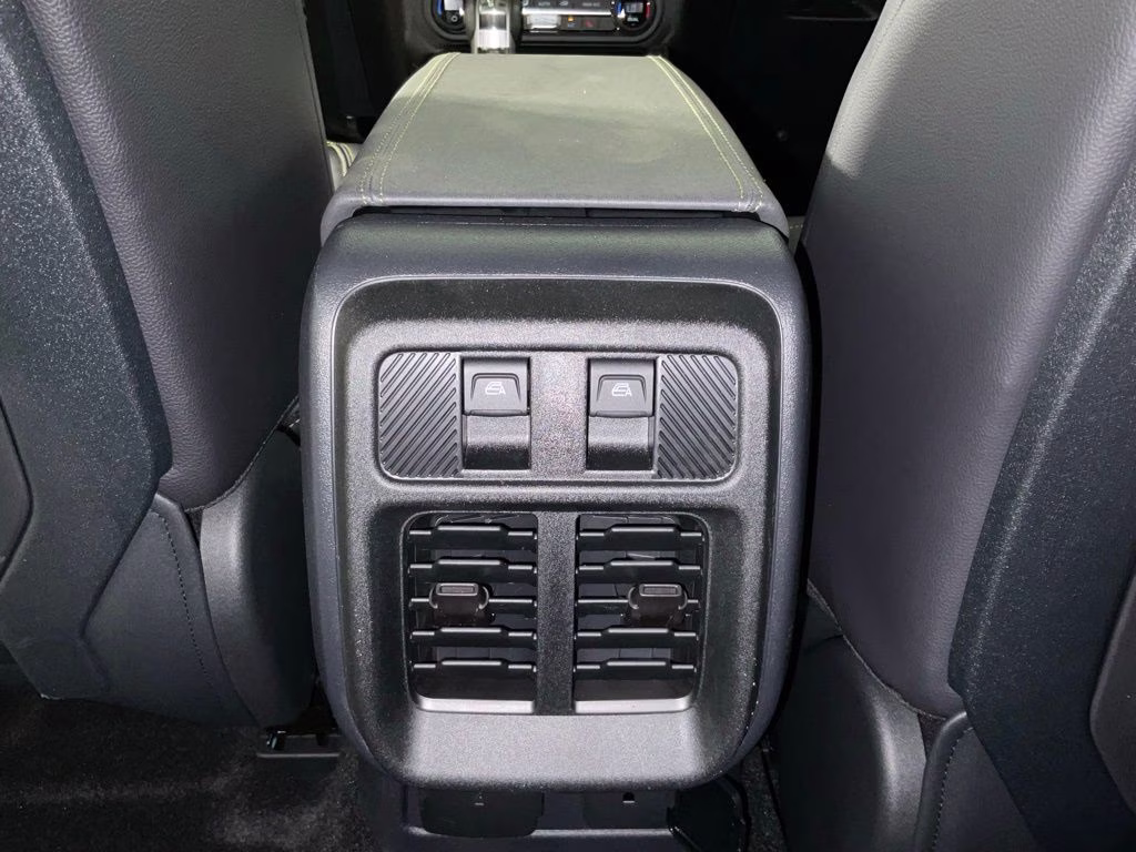 2026 Oxford White Ford Bronco Badlands 4X4 SUV