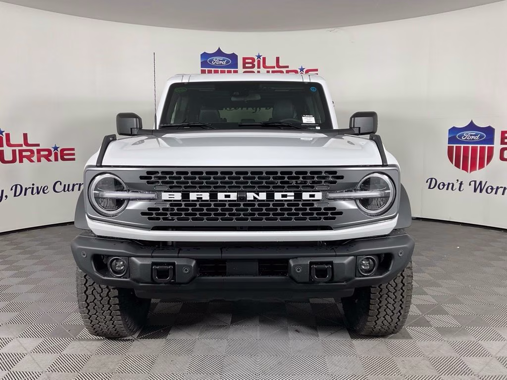 2026 Oxford White Ford Bronco Badlands 4X4 SUV