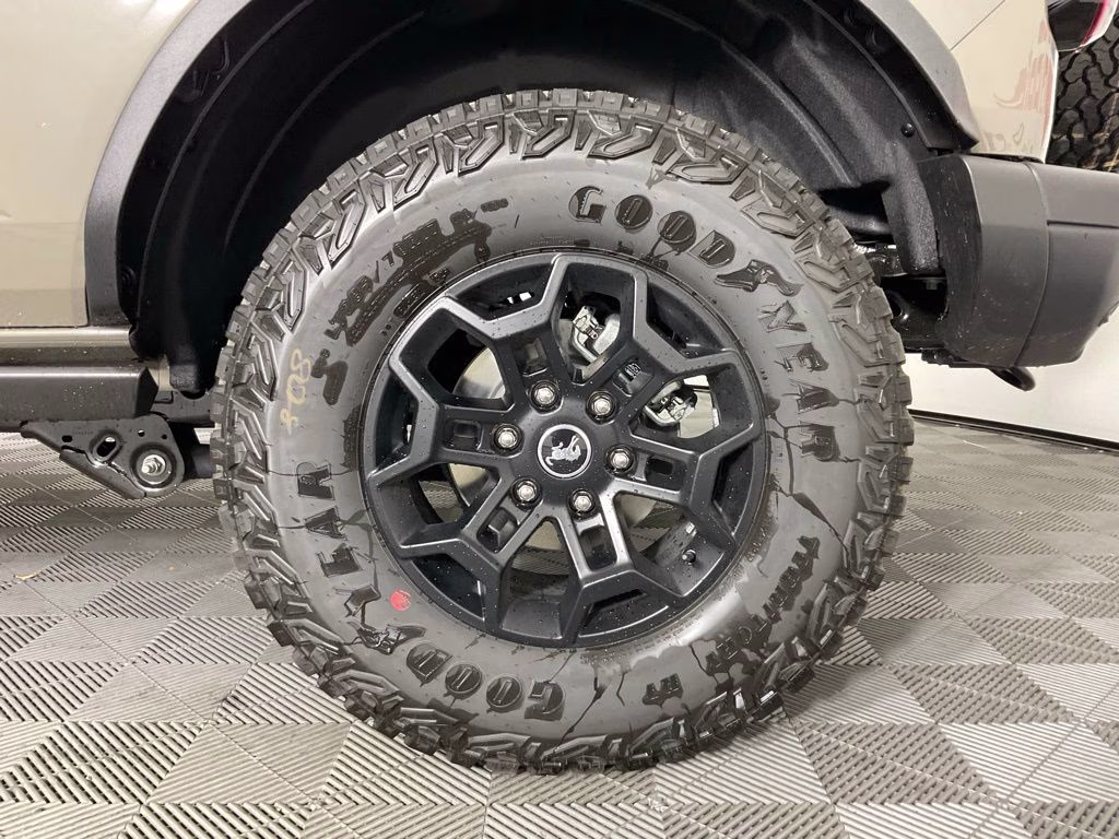 2026 Gray Ford Bronco Badlands 4X4 SUV