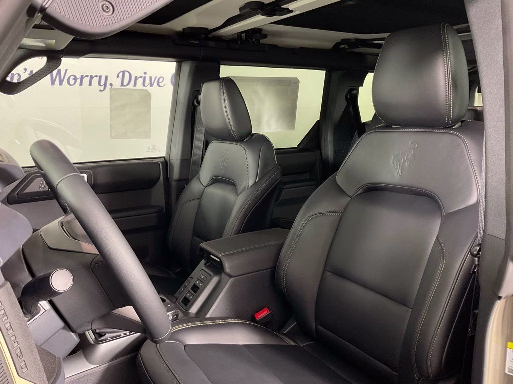 2026 Gray Ford Bronco Badlands 4X4 SUV