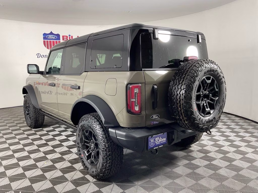 2026 Gray Ford Bronco Badlands 4X4 SUV