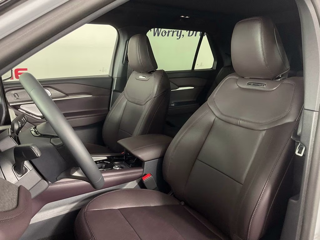 2026 White Metallic Ford Explorer Platinum RWD SUV