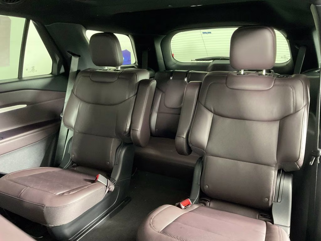 2026 Gray Metallic Ford Explorer Platinum RWD SUV