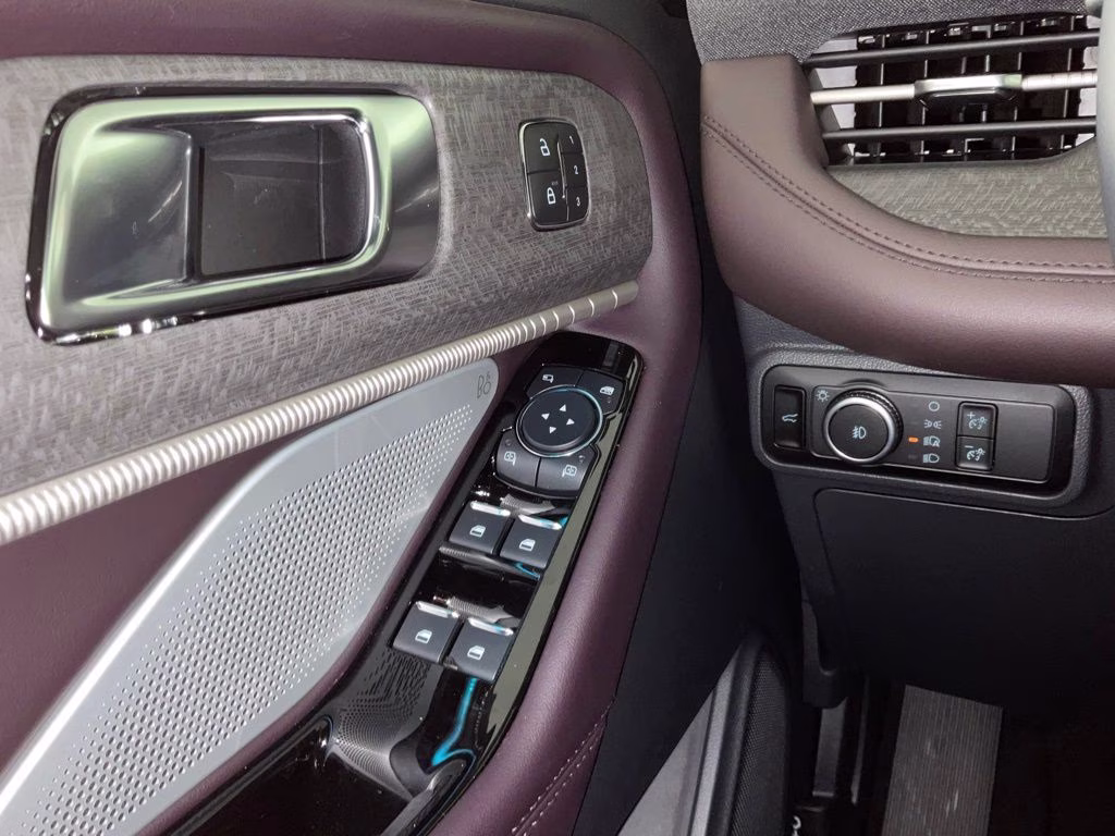 2026 Gray Metallic Ford Explorer Platinum RWD SUV