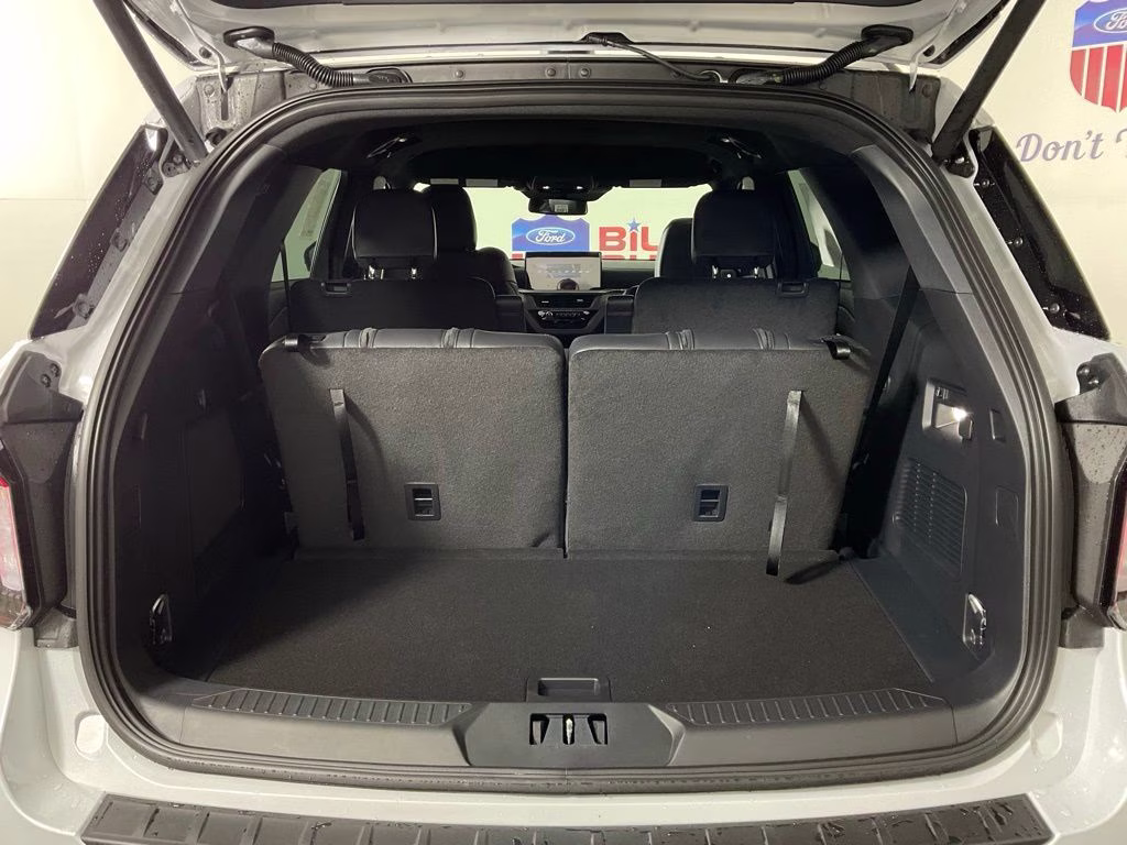 2026 White Metallic Ford Explorer ST-Line RWD SUV