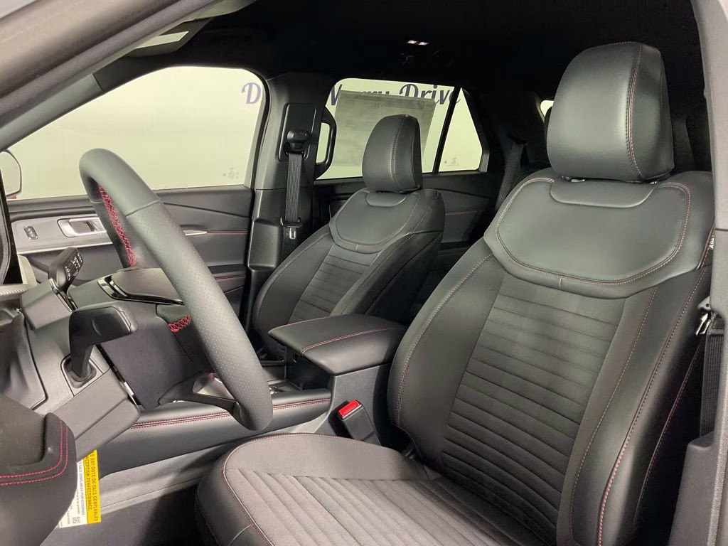 2026 White Metallic Ford Explorer ST-Line RWD SUV