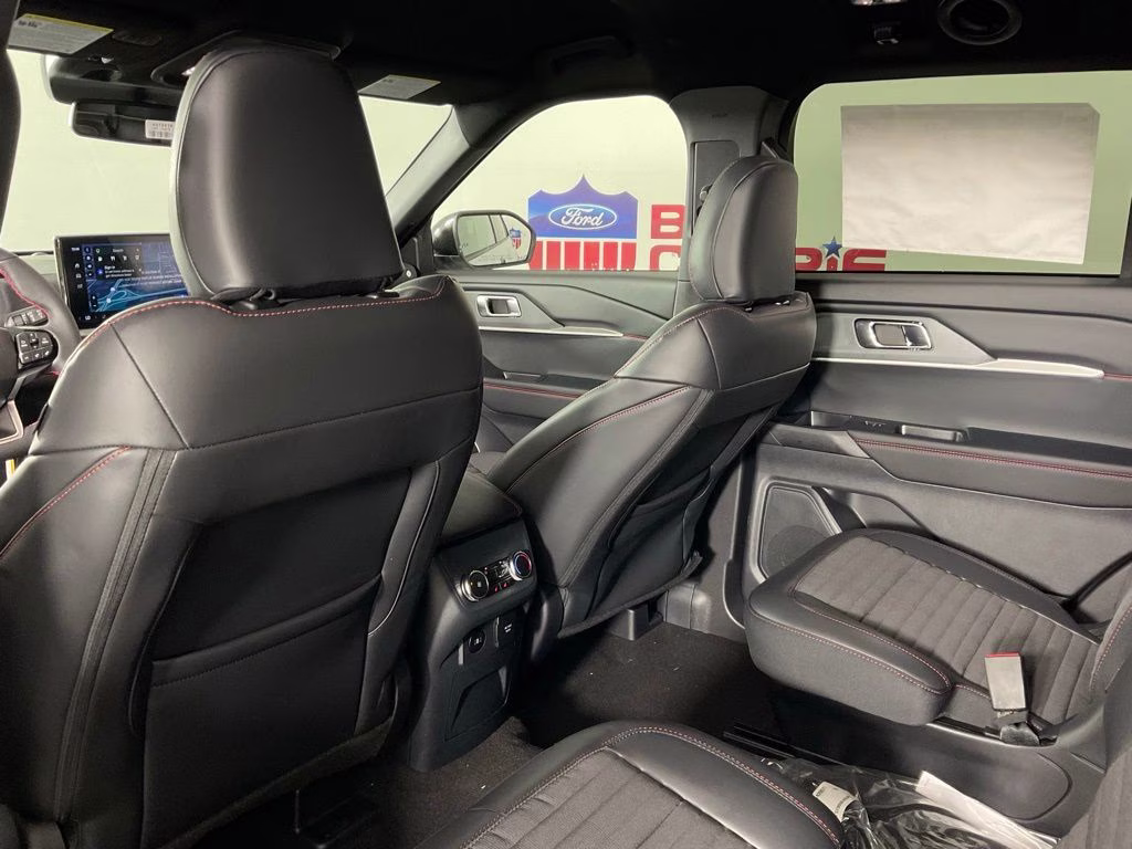 2026 White Metallic Ford Explorer ST-Line RWD SUV