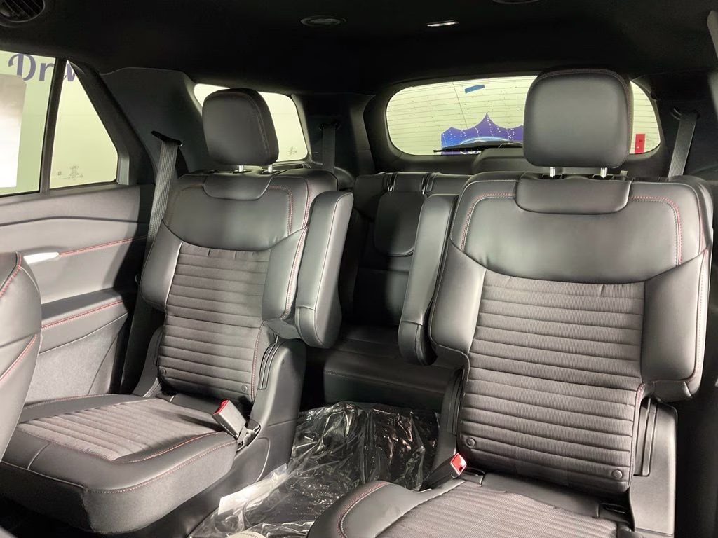 2026 White Metallic Ford Explorer ST-Line RWD SUV