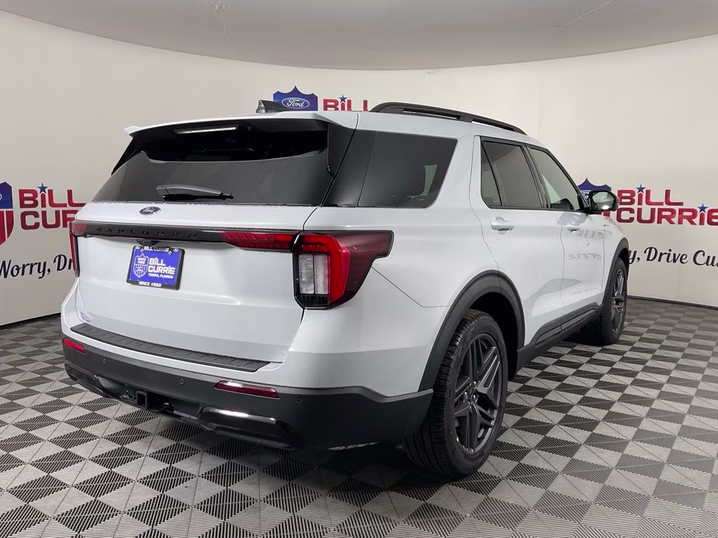 2026 White Metallic Ford Explorer ST-Line RWD SUV
